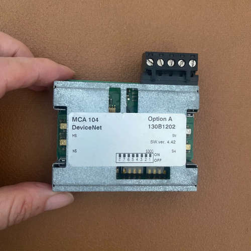 丹佛斯变频器通讯卡MCA104，型号130B1202，Dev议价