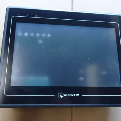威纶通触摸屏 MT8100I 成色漂亮 功能正常议价