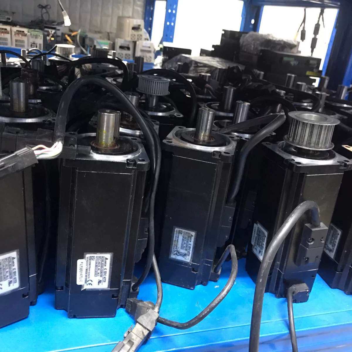 台达B2系列750W伺服电机ECMA-C20807SS带刹车议价