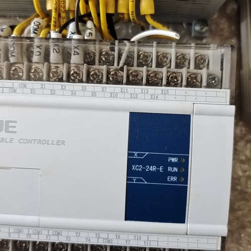 信捷plc，XC2-24R-E   2个，成色如图，功能议价