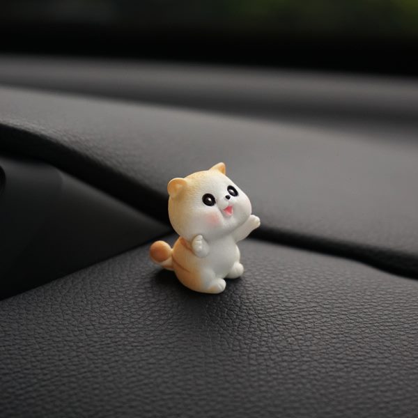 开心抱抱猫迷你可爱车载小摆件树脂汽车内装饰品治愈系中控台窗边