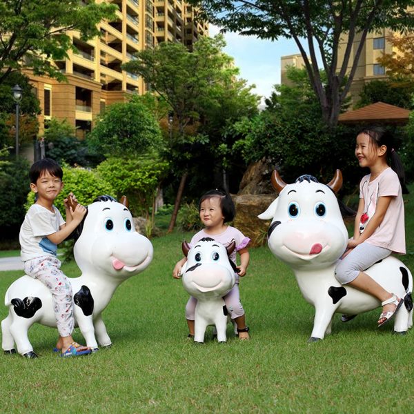 观户外牛奶卡通区动物雕塑农玻璃钢品场景模型摆件草坪小小幼儿园