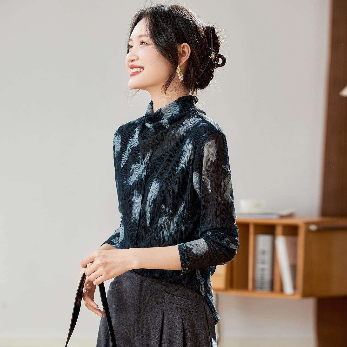 巨好看轻熟上衣早秋打底衫女2025年新款今年流行爆款洋气长袖t恤