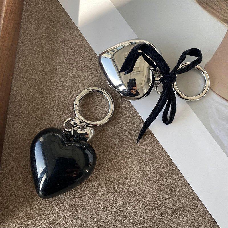 韩国ins黑色爱心包包挂件配件小众设计蝴蝶结银色爱心钥匙扣新款,汽车用品/电子/清洗/改装,车用钥匙扣,淘宝优惠券,粉丝福利购,淘宝优惠卷