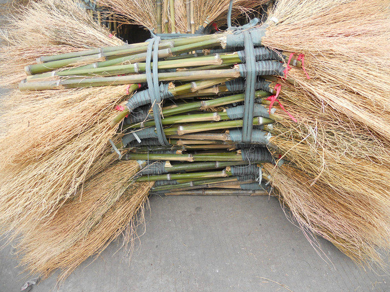 温州送铁扫把竹子杆 草扫把扫帚 铁扫帚工地笤帚