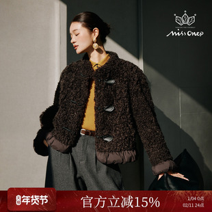 Missonep逸【洛佳人】复古风深棕色环保羊羔毛牛角扣短外套冬季