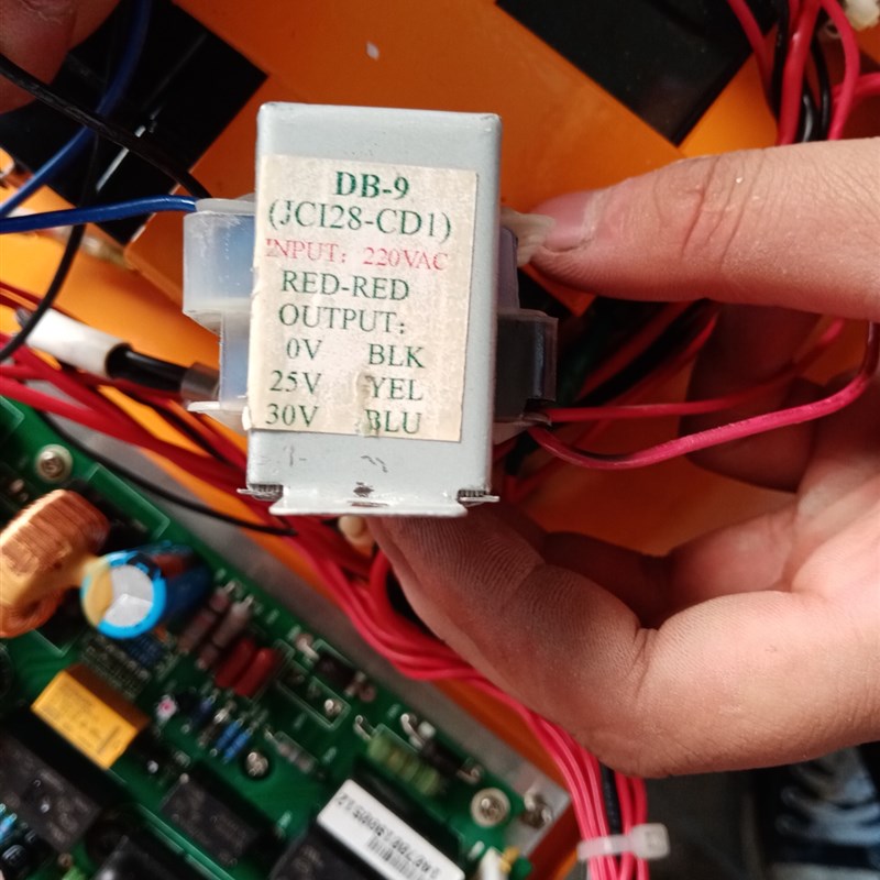 电梯消防控制柜充电变压器 DB-9(JCI28-CD1)22N0V转0V25V30V交流
