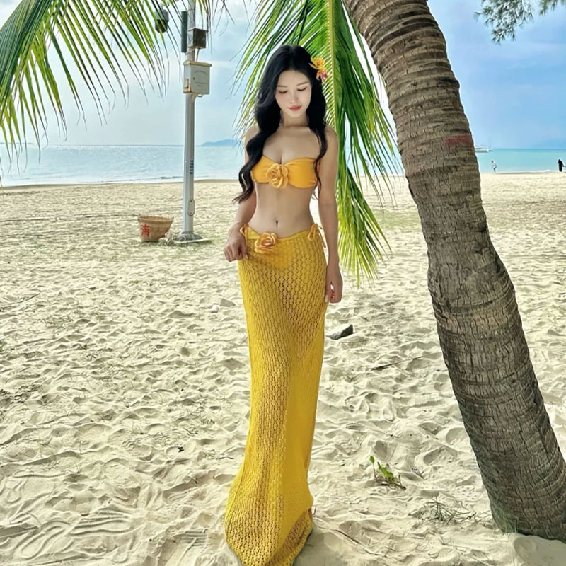 泰式泳衣女款新款高级感分体抹胸套装海边度假氛围感超辣三点式比