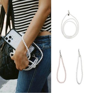 wf联名珍珠草莓链条圆珠腕带挂绳配饰防丢手机手链艺术串珠女手绳