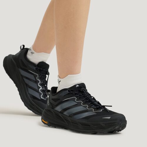 adidas阿迪达斯中性FREEHIKER LT自由人户外超轻防泼徒步鞋KK1881