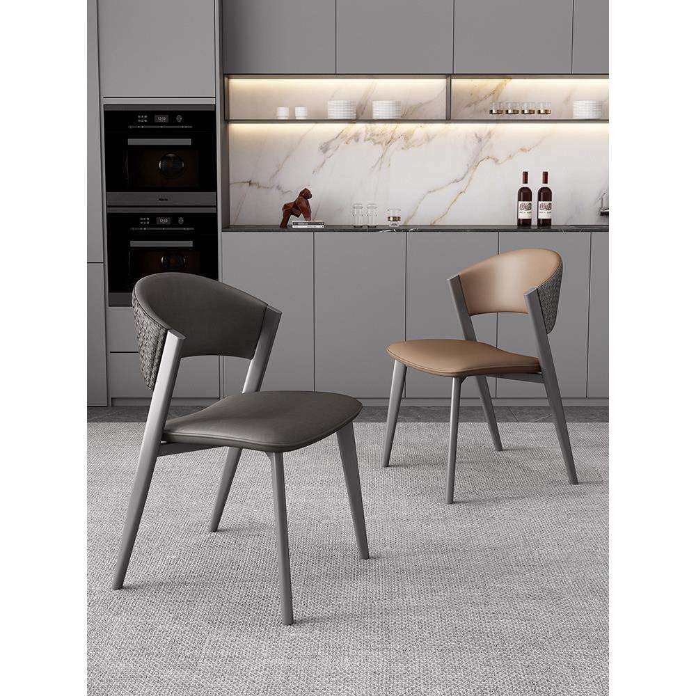 现代简约餐椅家用北欧轻奢靠背椅意式餐厅新款皮椅子高端餐桌凳子