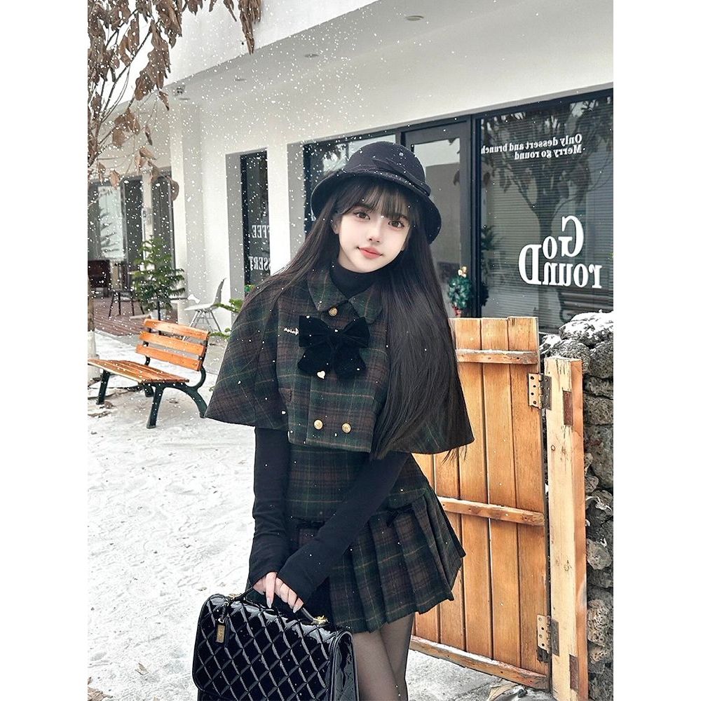 2025年新款韩版英伦学院斗篷披肩格纹高级洋气外套百褶半身裙套装