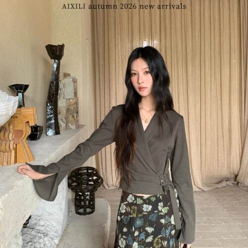 AIXILI爱西里-交襟轻熟气质交叠v领侧绑日字扣收腰显瘦小衫17383