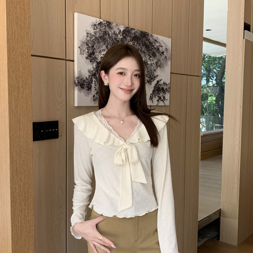 UONE-动猎手浪漫气质小女人荷叶边蕾丝拼接小衫(只卖上衣)277266