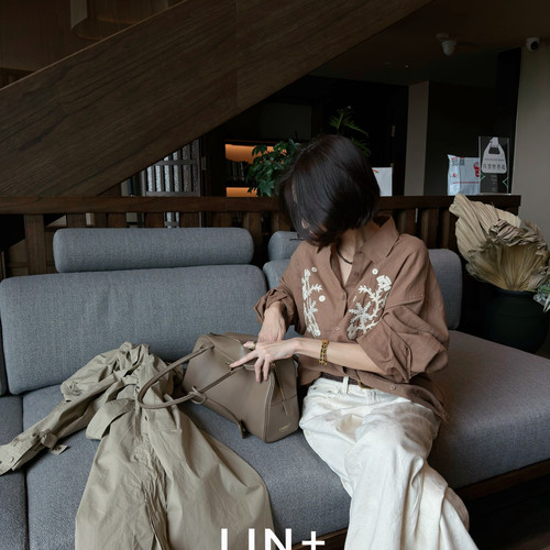 LIN+  -绣花钉珠复古小众设计感法式度假衬衫)LJ2602D238