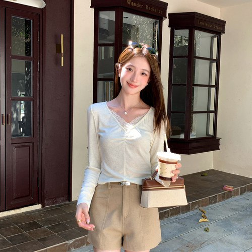 UONE-女舒适区气质蕾丝拼接慵懒温柔小衫(单卖小衫)277215