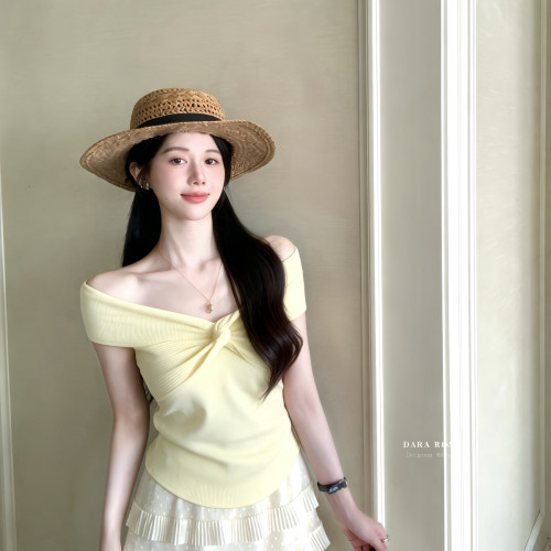 DARA ROSE-计小衫法式扭结设计针织V领修身显瘦短袖上衣小衫S9364