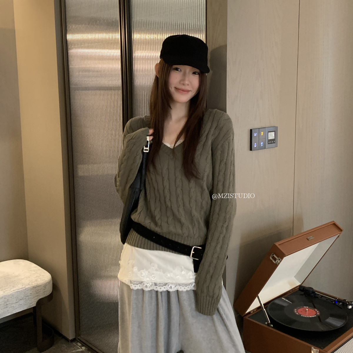 MZI STUDIO-棉感v领麻花百搭气质小女人叠穿搭配保暖毛衣A80190#