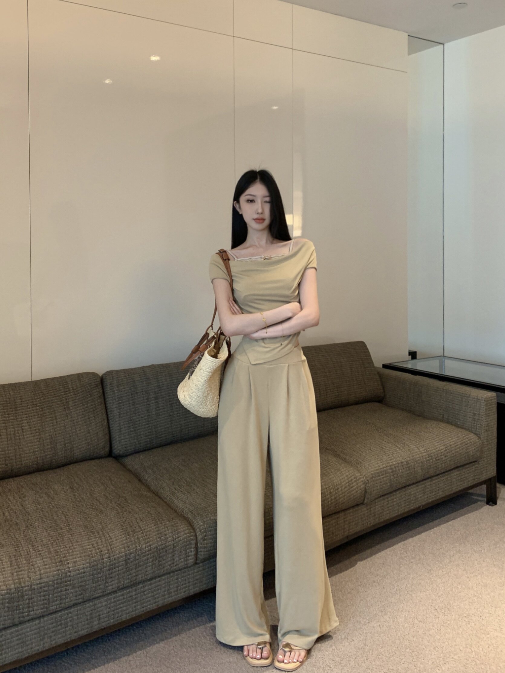 休闲通勤气质夏季套装女拼接假两件短袖上衣高腰垂感阔腿裤两件套