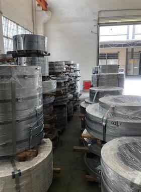 镀锌板51d53d可0.60.81.01.21.52.0首钢定尺分条平板