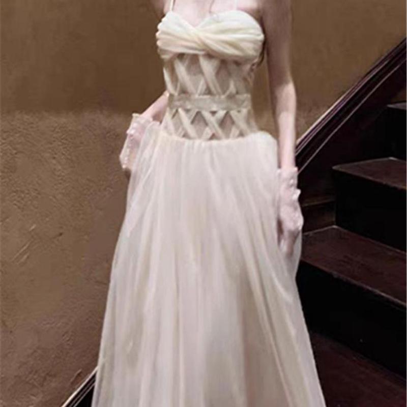 新品法式高级感小众轻婚纱晨袍女新娘订婚礼服结婚出门纱吊带长裙