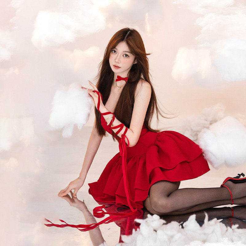 新品红色吊带连衣裙新年战袍