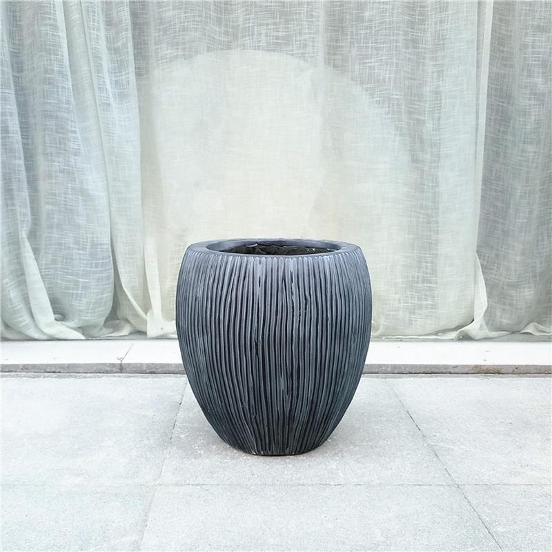 北欧灰色条纹半球形玻璃钢花盆会所酒店组合美陈商场花园花艺摆设