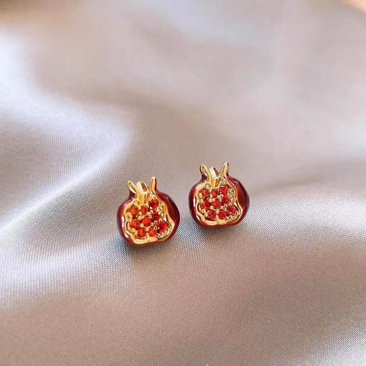 《西柚氧》红石榴微镶闪钻耳钉女新款爆耳饰轻奢高级感巨好看耳环