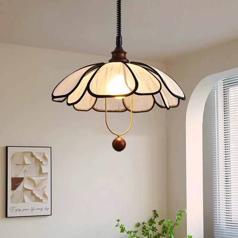 花瓣餐厅灯法式奶油风中古风复古胡桃木高级感饭厅餐桌灯升降吊灯