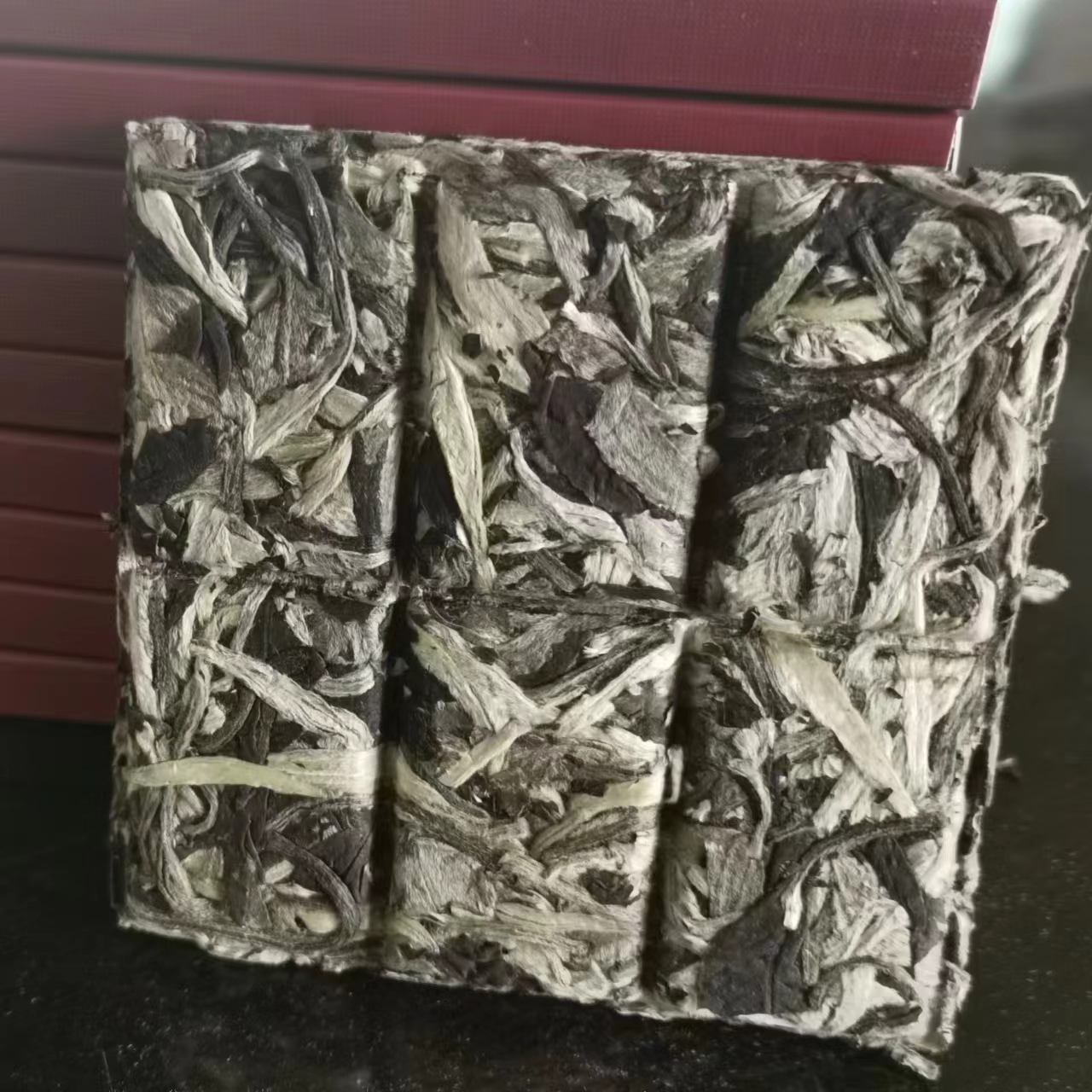 白茶古树云南月光白头春好茶