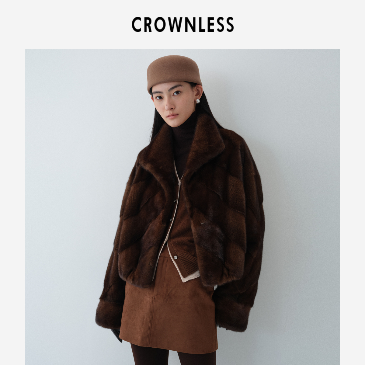 造型感翻立领 丹麦进口天鹅绒母貂 真丝里布