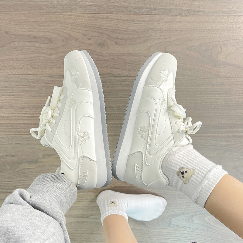 回力蝴蝶刺绣德训鞋女2025新款小众设计感复古百搭休闲板鞋小白鞋