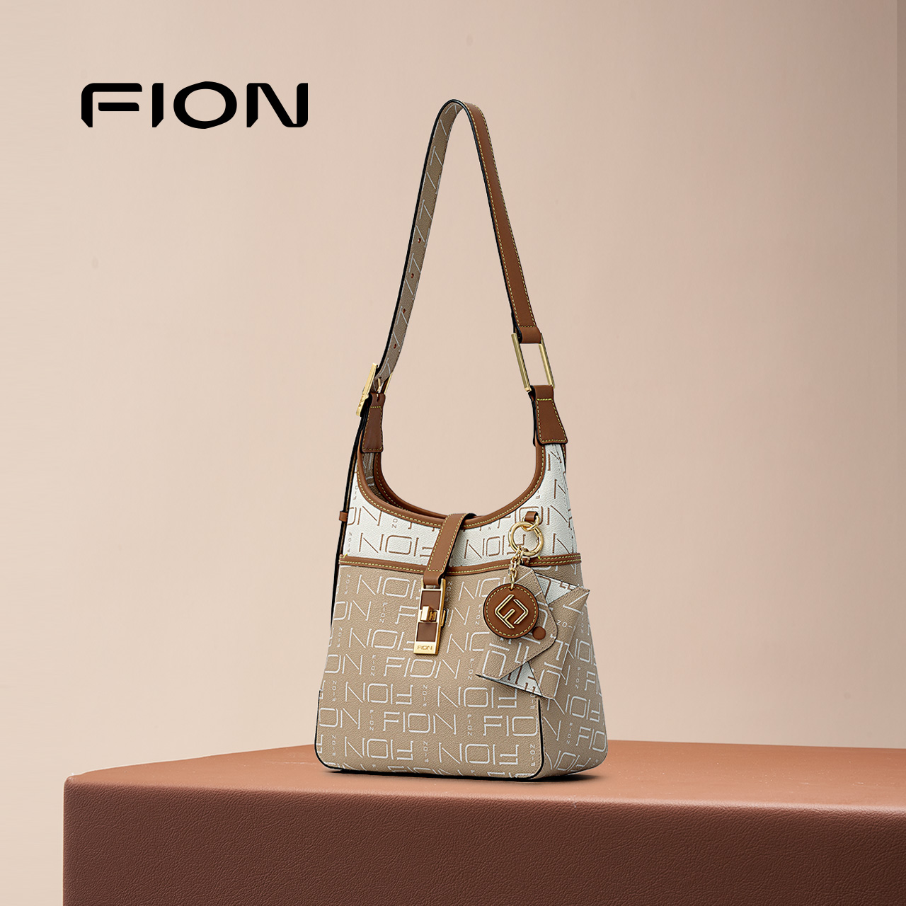 菲安妮老花大容量水桶包