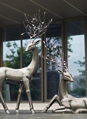 户外仿铜梅花鹿雕塑玻璃钢抽象鹿园林景观装饰摆件草坪小区售楼部