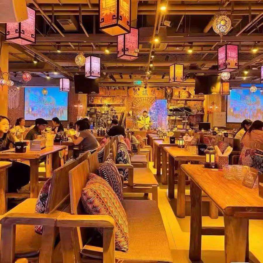 民谣集酒吧桌椅实木餐桌长方形桌子连椅复椅子酒馆卡座沙发小户型,橡塑材料及制品,亚克力管/有机玻璃管,淘宝优惠券,粉丝福利购,淘宝优惠卷