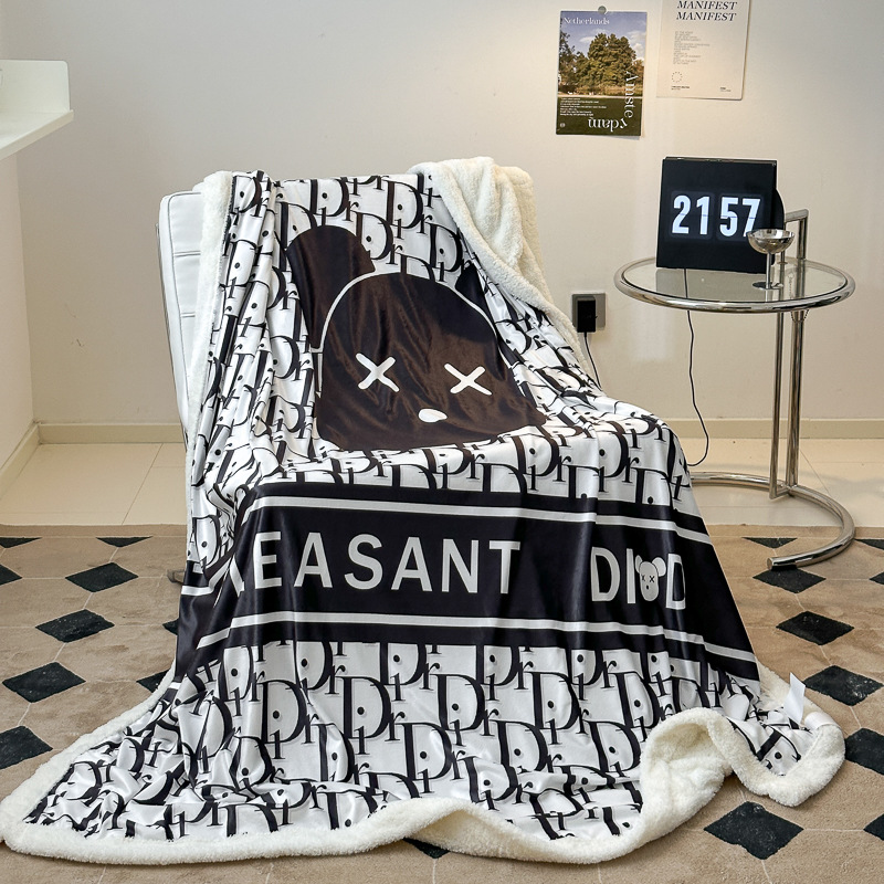 新款多功能泰迪绒婴儿绒毛毯盖毯子休闲披肩毯保暖护颈护腿沙发毯