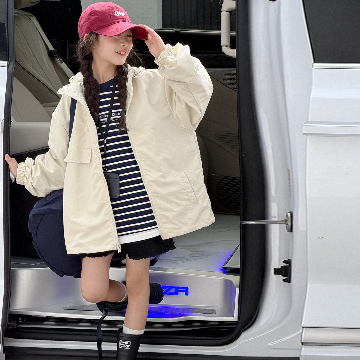 法国BERYDIA女童春秋宽松冲锋衣外套2026新款儿童巨好看棒球服潮