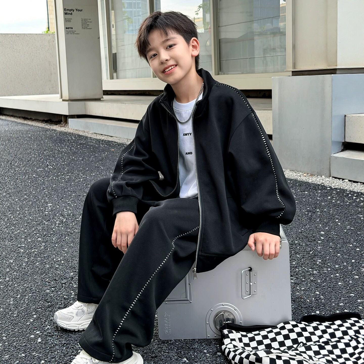 韩国Uamtor男童运动服套装2026秋季新款中大童炫酷立领拉链两件套