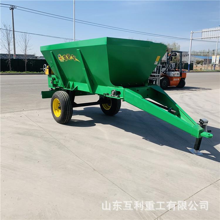 三轮撒粪车35大马力自走式农用翻斗施肥机固态粪肥撒肥车抛散机