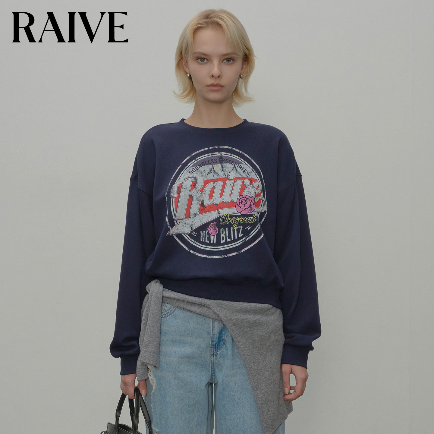 RAIVE玫瑰做旧效果印花短款卫衣