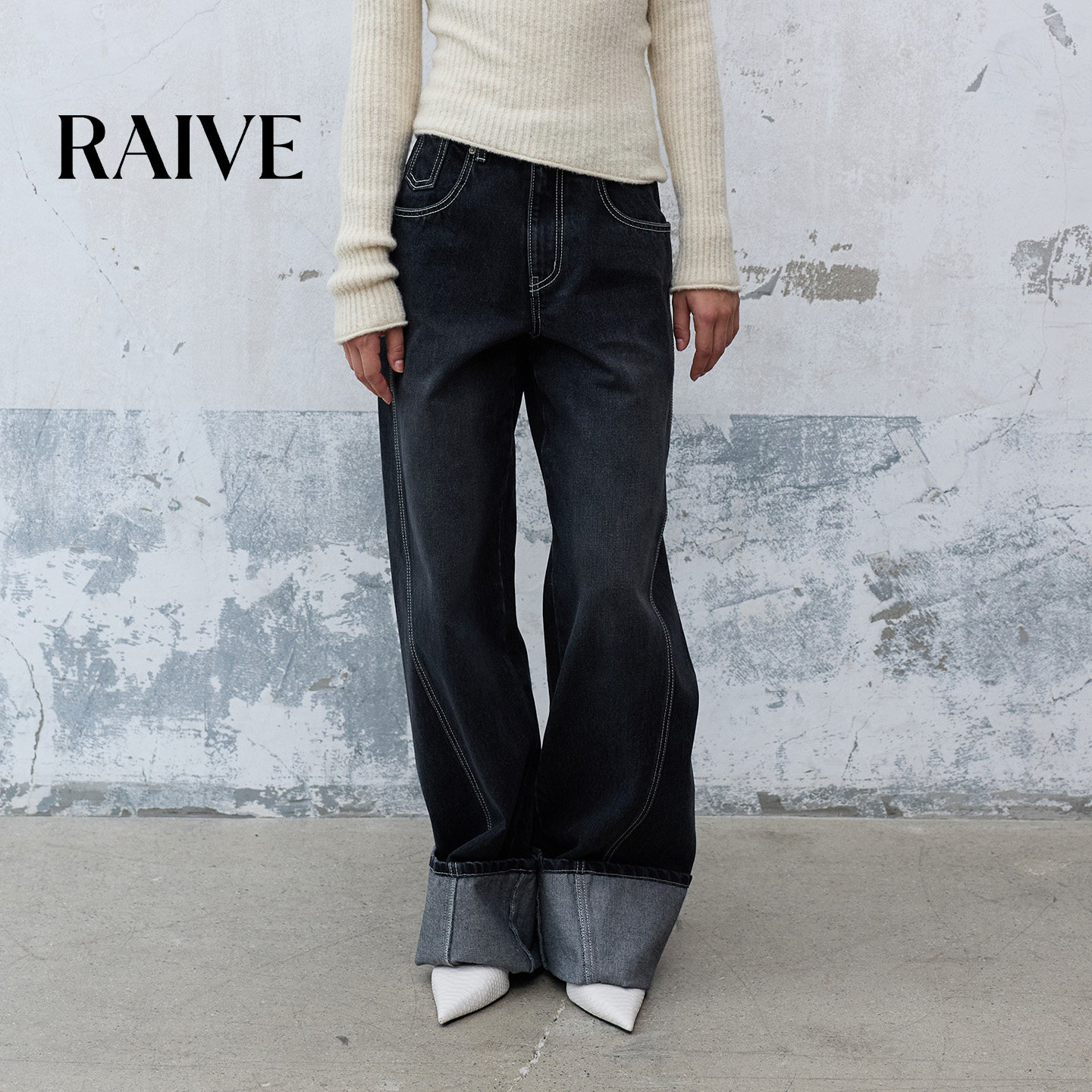 RAIVE宽松丹宁腿部翻边牛仔裤图片
