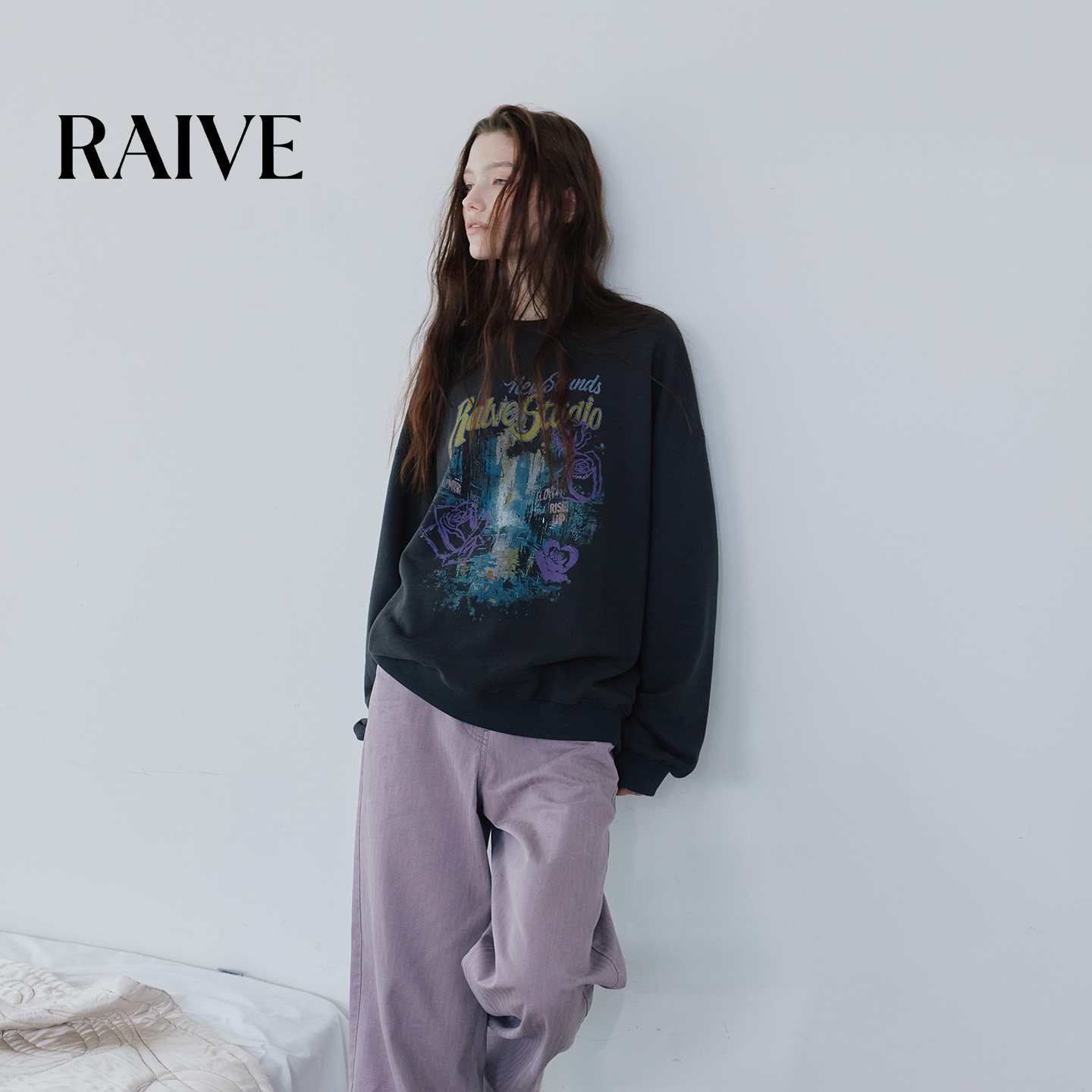 RAIVE复古撞色印花落肩圆领卫衣图片
