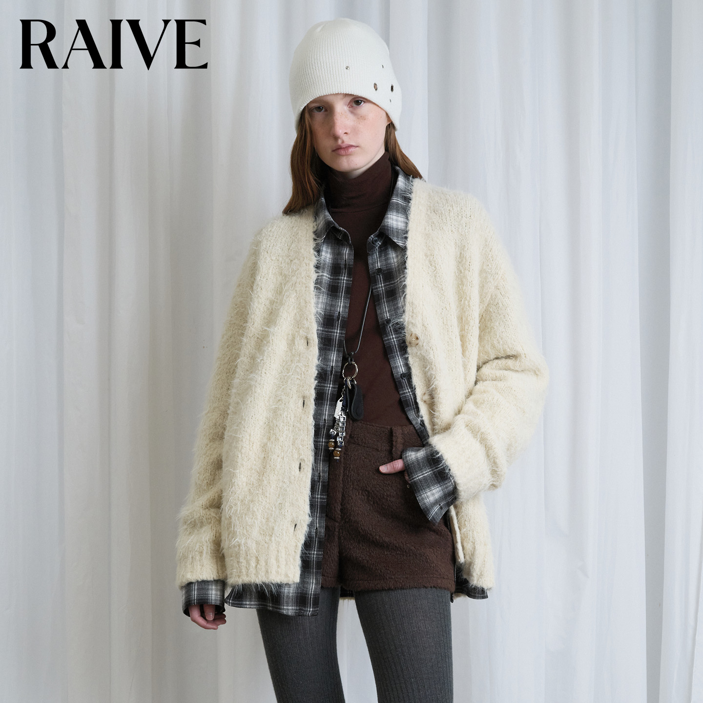 RAIVE纯色V领宽松绒感毛针织开衫