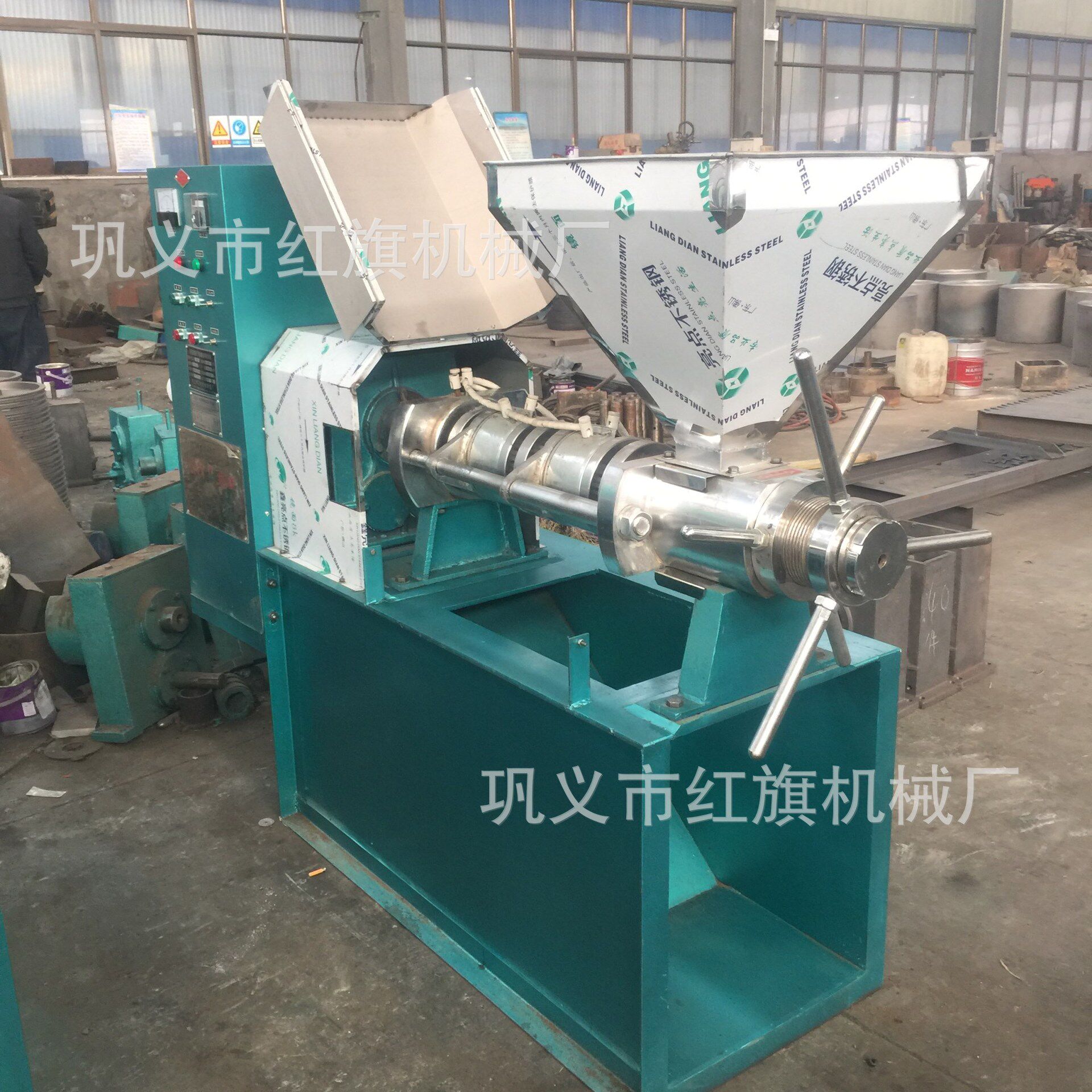 全自动榨油机花生菜籽多用途螺旋榨油机小型油坊专用榨油设备