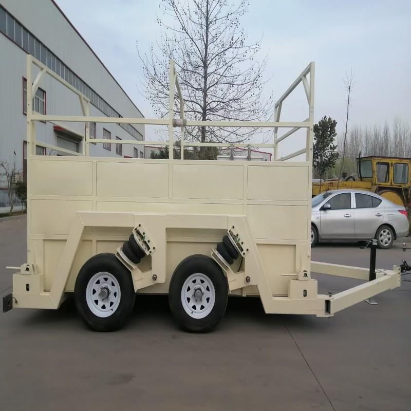 牲畜运输车移动畜牧拖车牲畜步入式平台动物运输车动物展览车