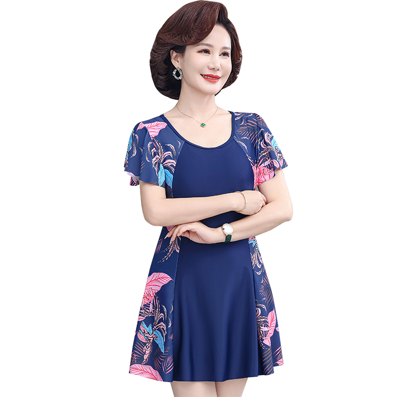 妈妈泳衣中老年女保守遮肚显瘦连体如厕平角大码中长款泡温泉泳衣