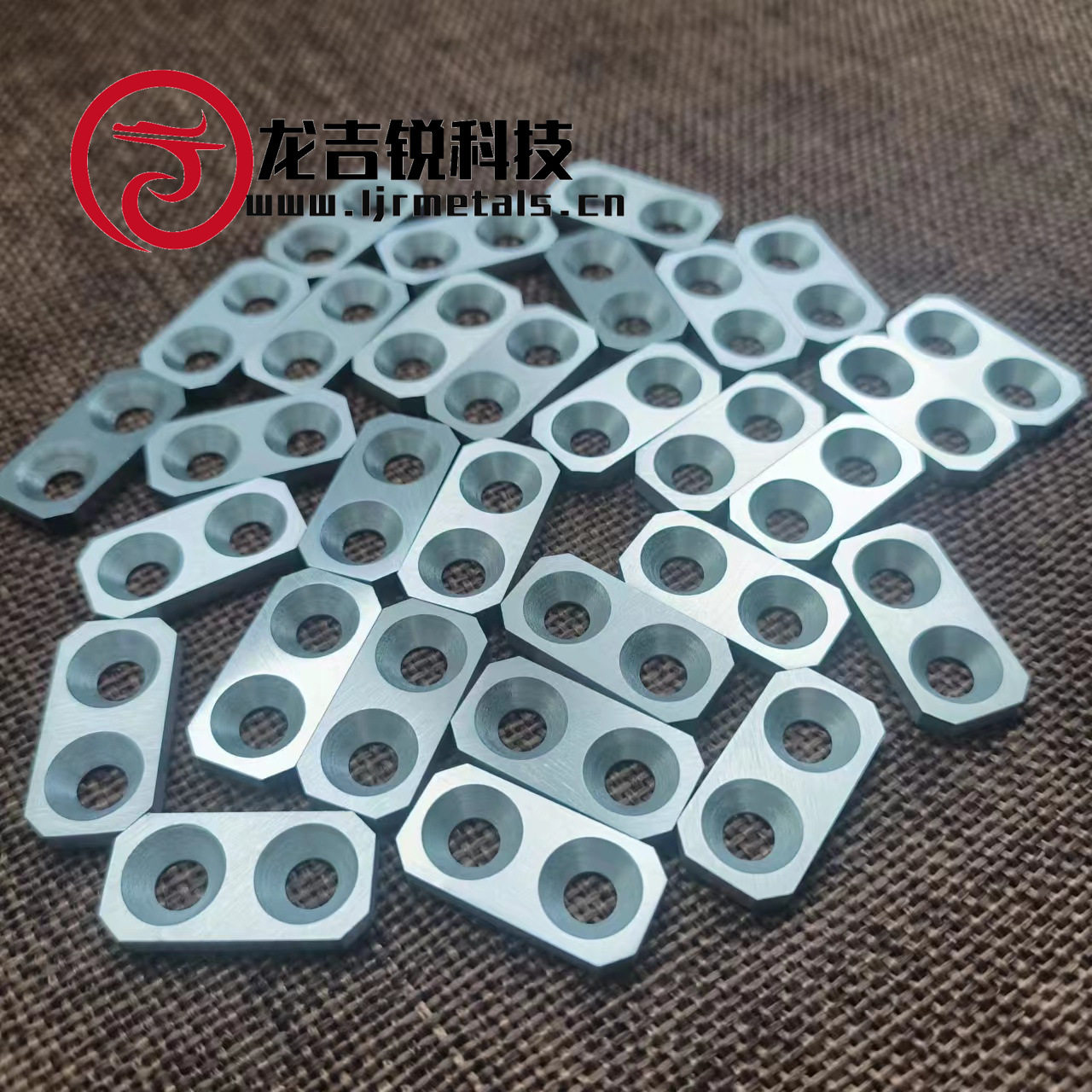 99.95%纯钼板 Mo1钼板 钼薄片0.5mm 异形钼加工件 钼管 钼环 钼片
