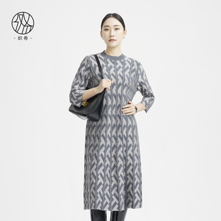 TENGS滕氏女装秋冬新款职场通勤纯色休闲知性典雅羊毛针织连衣裙