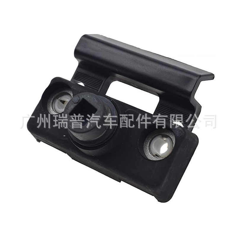 适用于奔驰E级 W211后尾箱胶垫 A2117500097
