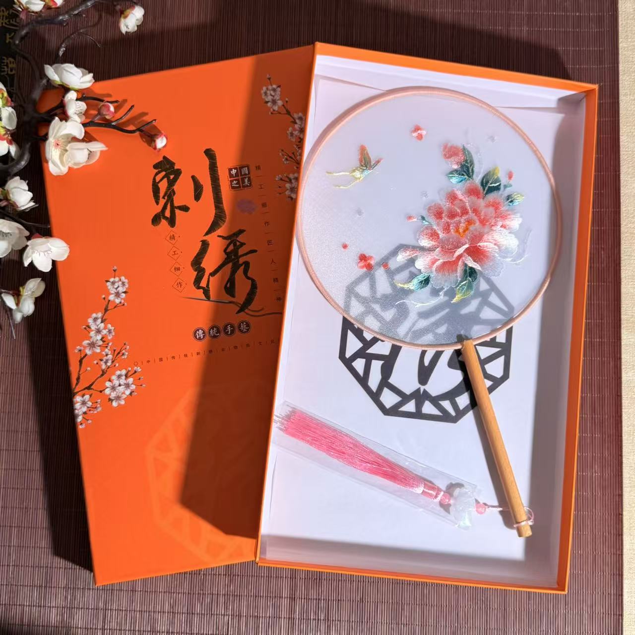 新中式中国风古风团扇双面绣扇子汉服舞蹈扇苏州刺绣工艺高档礼盒